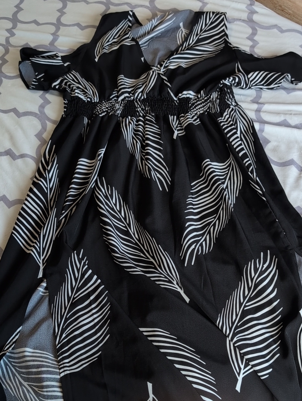 Black & White Cold Shoulder Feather Print Midi Dress
